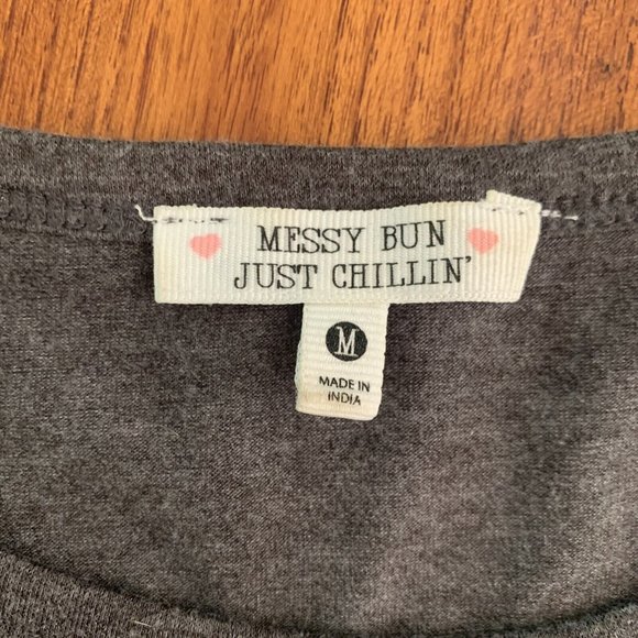 Messy Bun Just Chillin' Embroidered Floral Rose Grey super soft T-Shirt size M - Picture 3 of 9